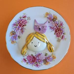 Wall Plate, Cat, Head and Flowers