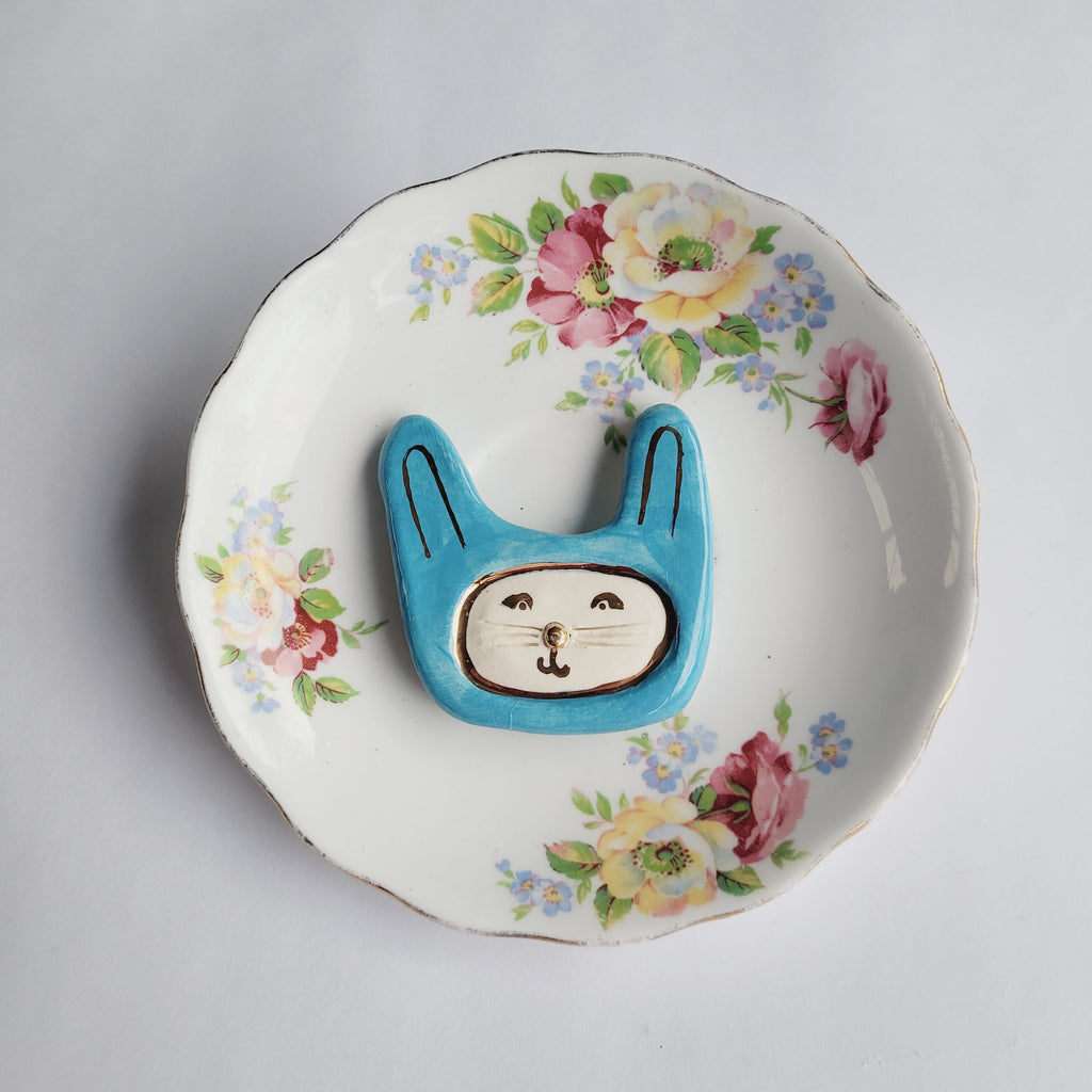 Wall Plate, Rabbit in the Flowers